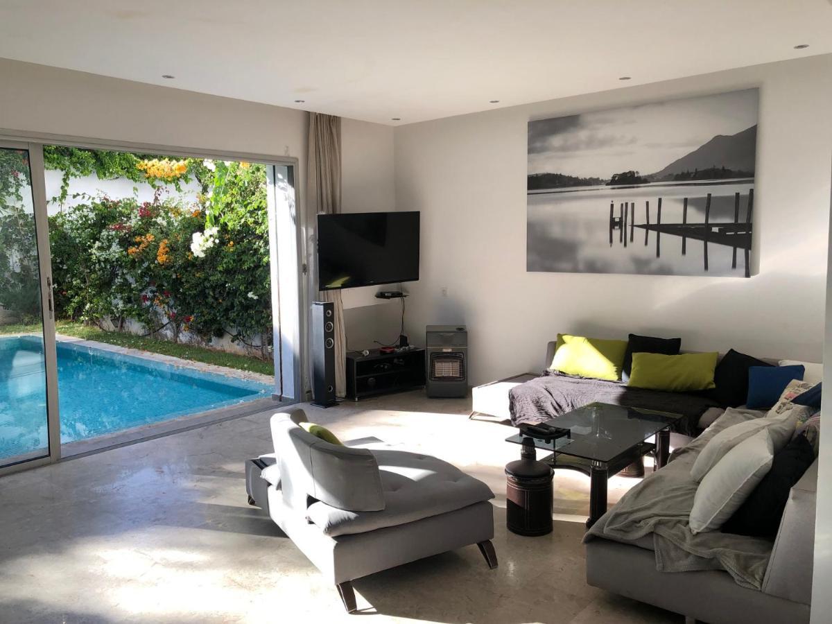 Moderne Avec Piscine, Front De Villa Casa Blanca